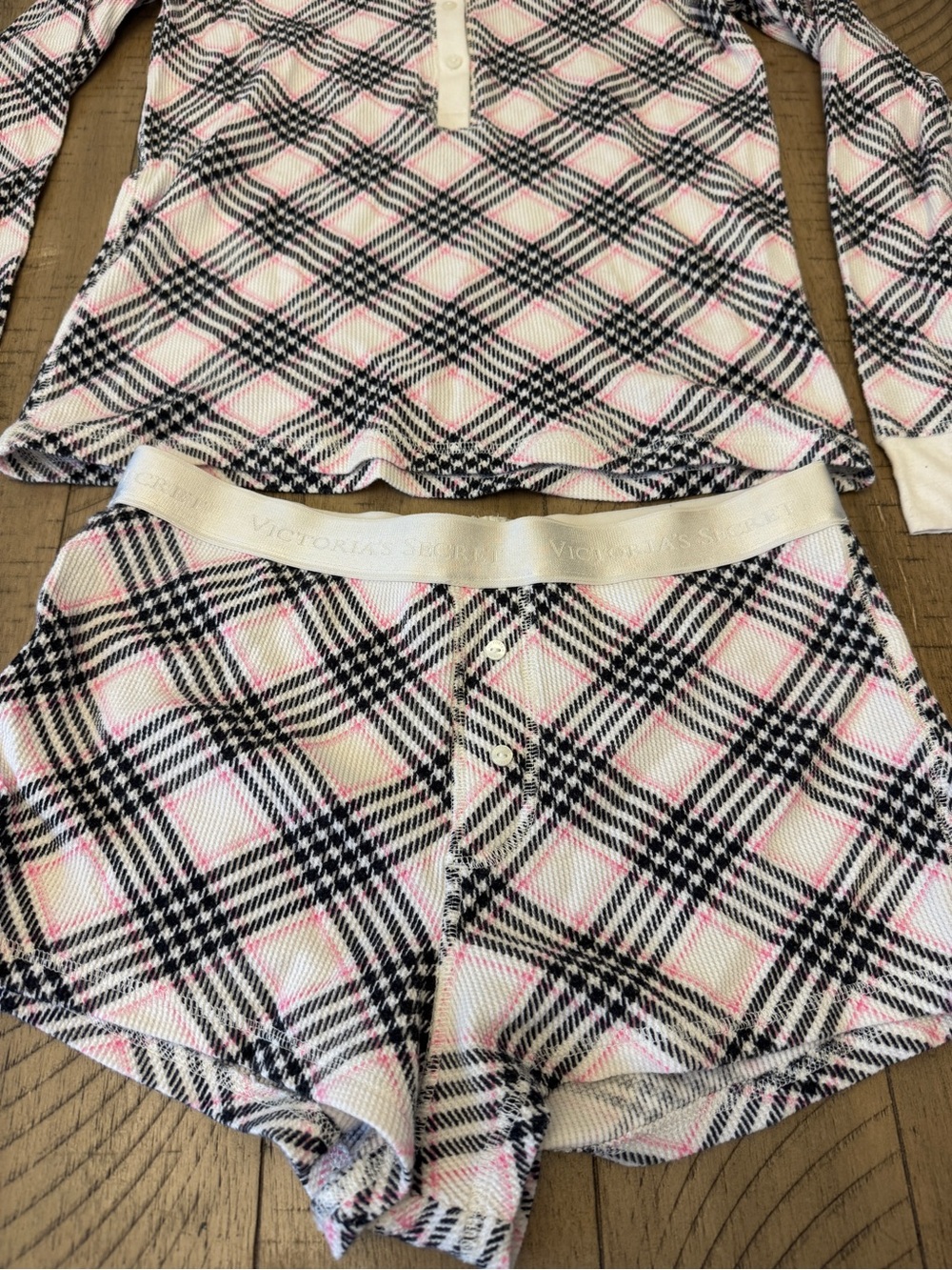 Victoria's Secret Pink, Black & White Plaid Girls Pajama Set - Picture 2 of 5